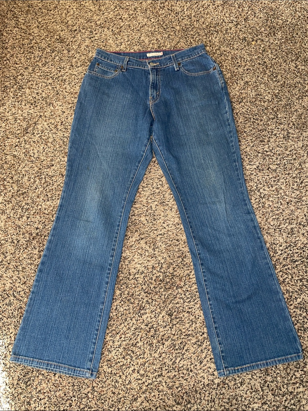 Levi's Vintage 550 Relaxed Bootcut Mid Rise Blue Denim Jeans Woman’s Size 8 EUC - Picture 1 of 6